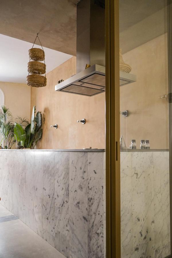 Haert Boutique Wellness Suites City Centre 哈莱姆 外观 照片